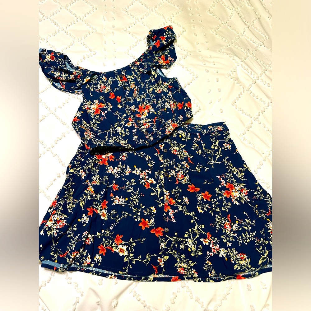 NWT Xhilaration 2 Piece Floral Skirt and Blouse Coord Set